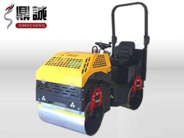 點擊查看詳細信息<br>標題：1噸全液壓振動壓路機 閱讀次數：14630